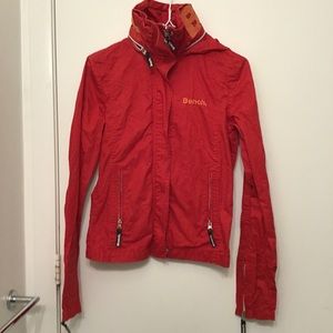 Bench Red Printed Alternative Jacket
Size:xs